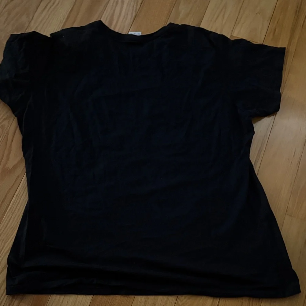 Port and Company Black Tee with Sunflower Design - Picture 4 of 5